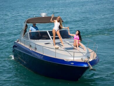 Моторная яхта МАРИЯ