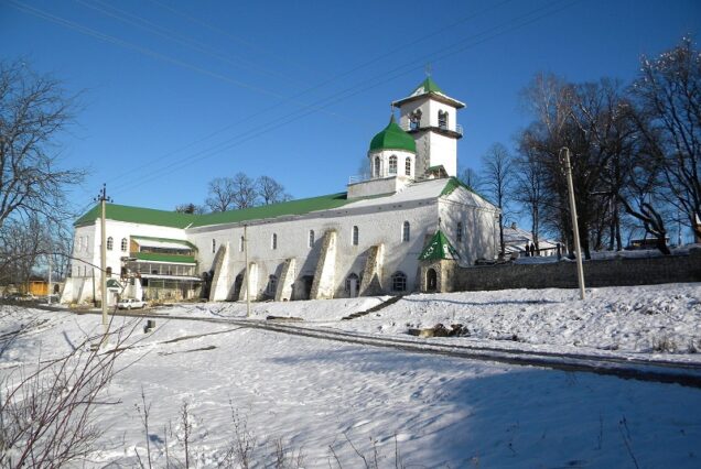 Свято-Михайловский монастырь, Хаджохская теснина и терм. источники